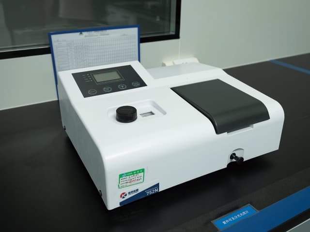 UV-Vis spectrophotometer